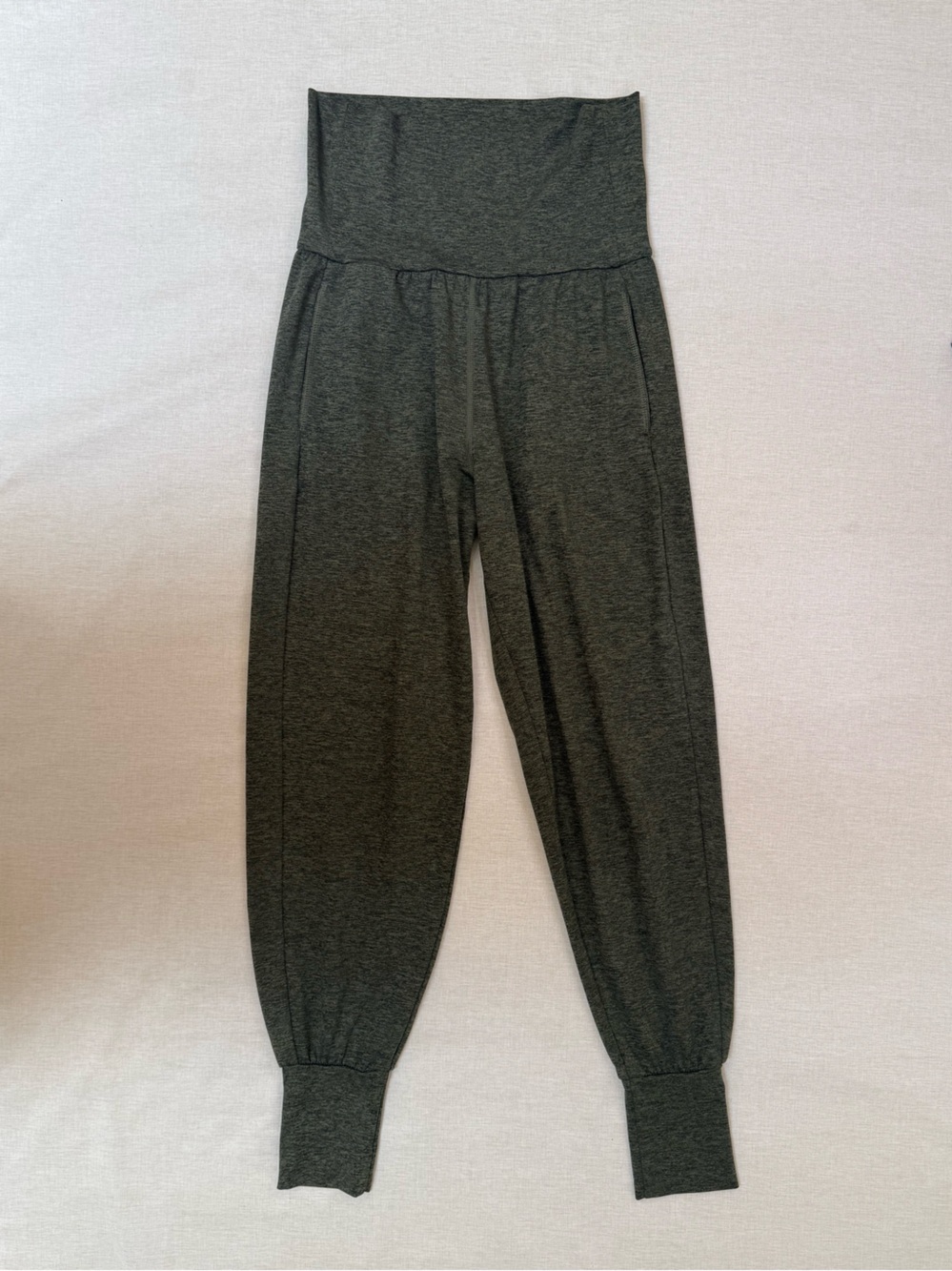 Aerie Gray Green Heather Jogger Sweatpants Size XS EUC